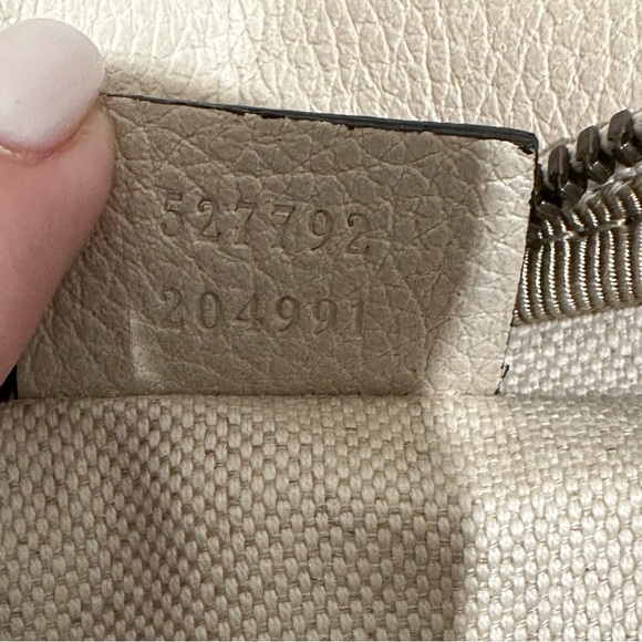 Gucci Grained Calfskin Small Logo Belt Bag - white - Picture 7 of 8